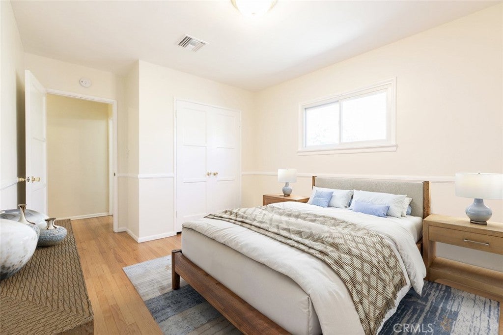 Van Nuys, California, 91405, United States, 2 Bedrooms Bedrooms, ,2 BathroomsBathrooms,Residential,For Sale,1941030