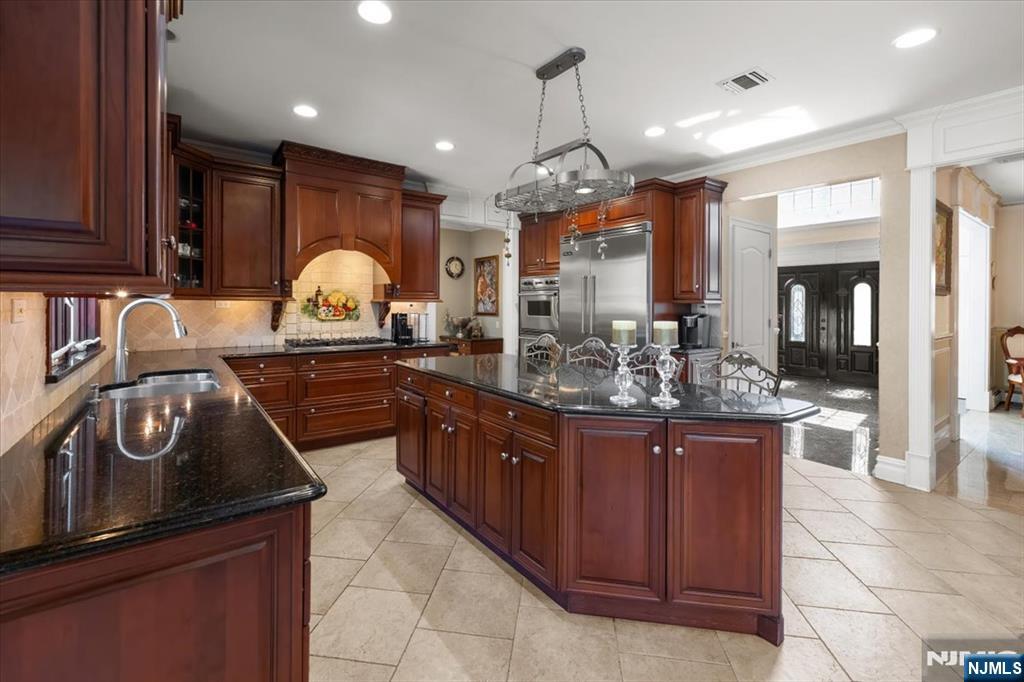 Old Tappan, New Jersey, 07675, United States, 4 Bedrooms Bedrooms, ,5 BathroomsBathrooms,Residential,For Sale,1991175