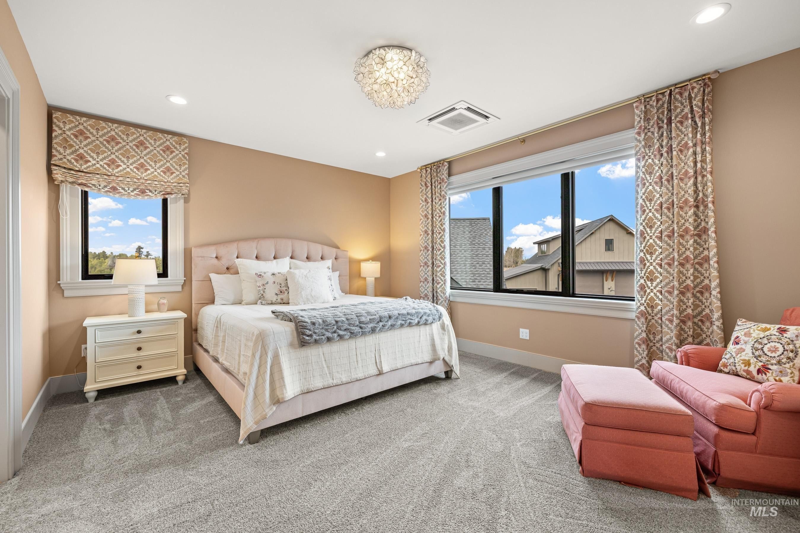 McCall, Idaho, 83638, United States, 5 Bedrooms Bedrooms, ,4 BathroomsBathrooms,Residential,For Sale,1989915