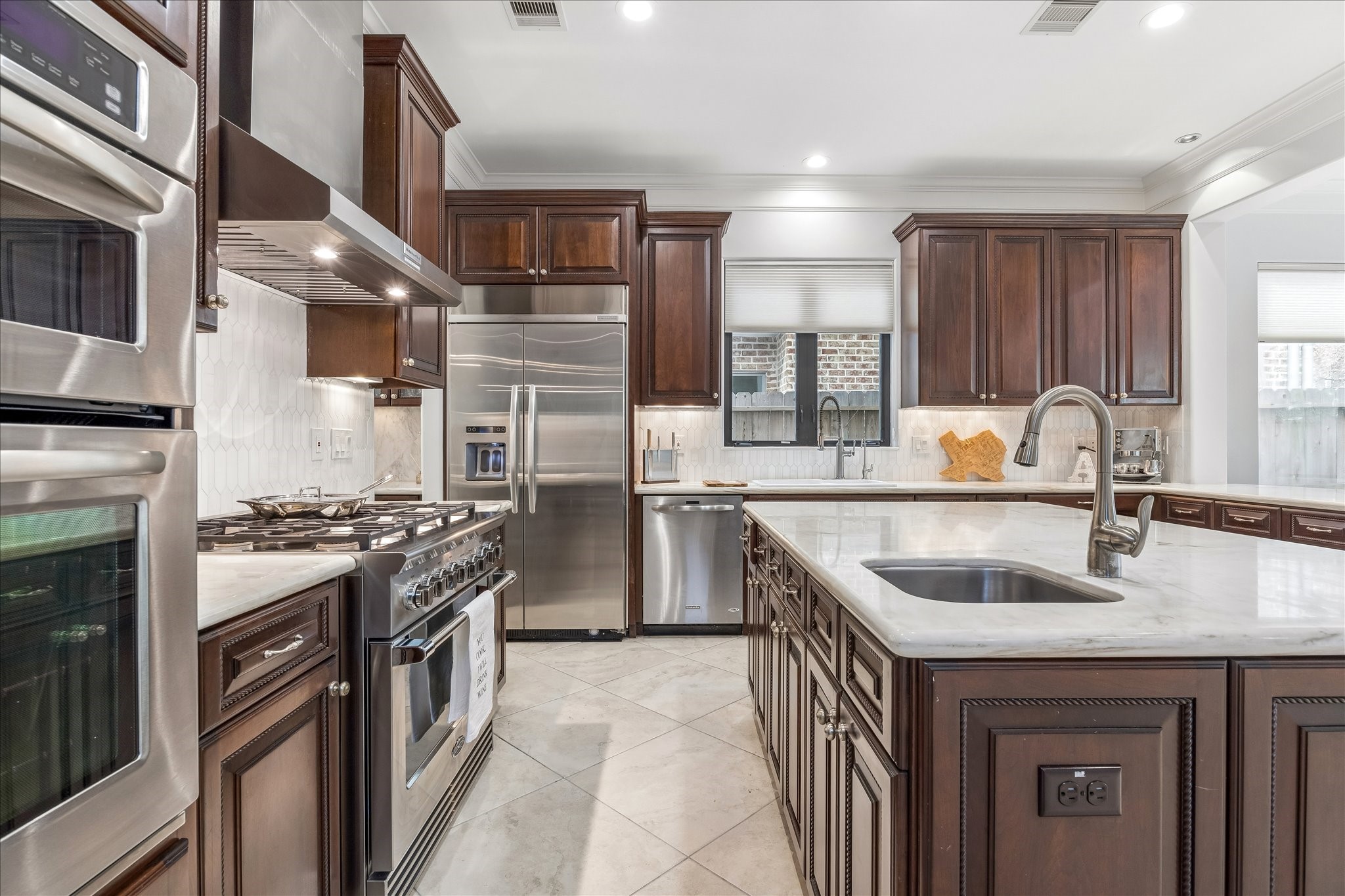  4022 Coleridge Street - 物件實景