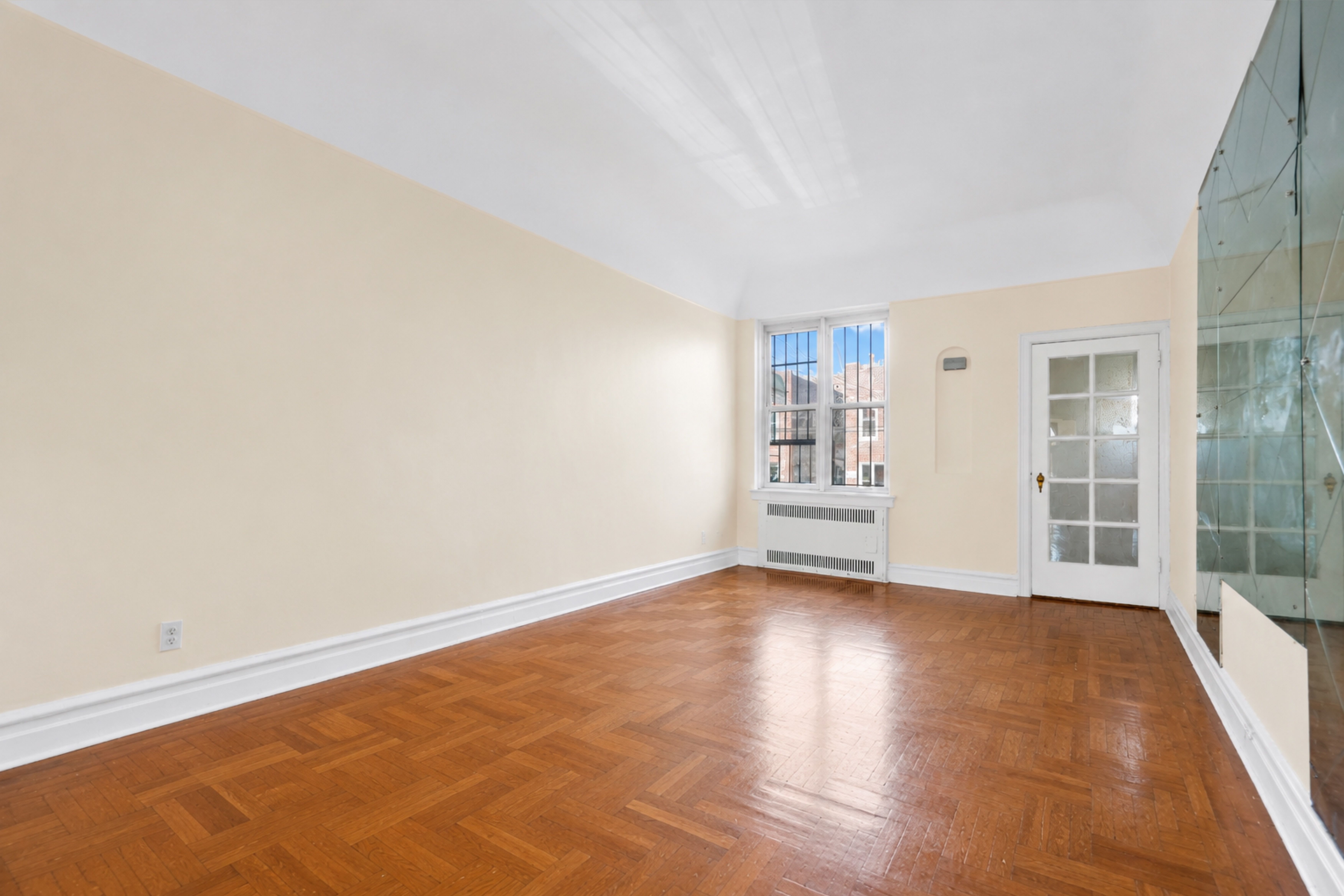  252 E 45th Street, Brooklyn, NY, 11203 - 物件實景