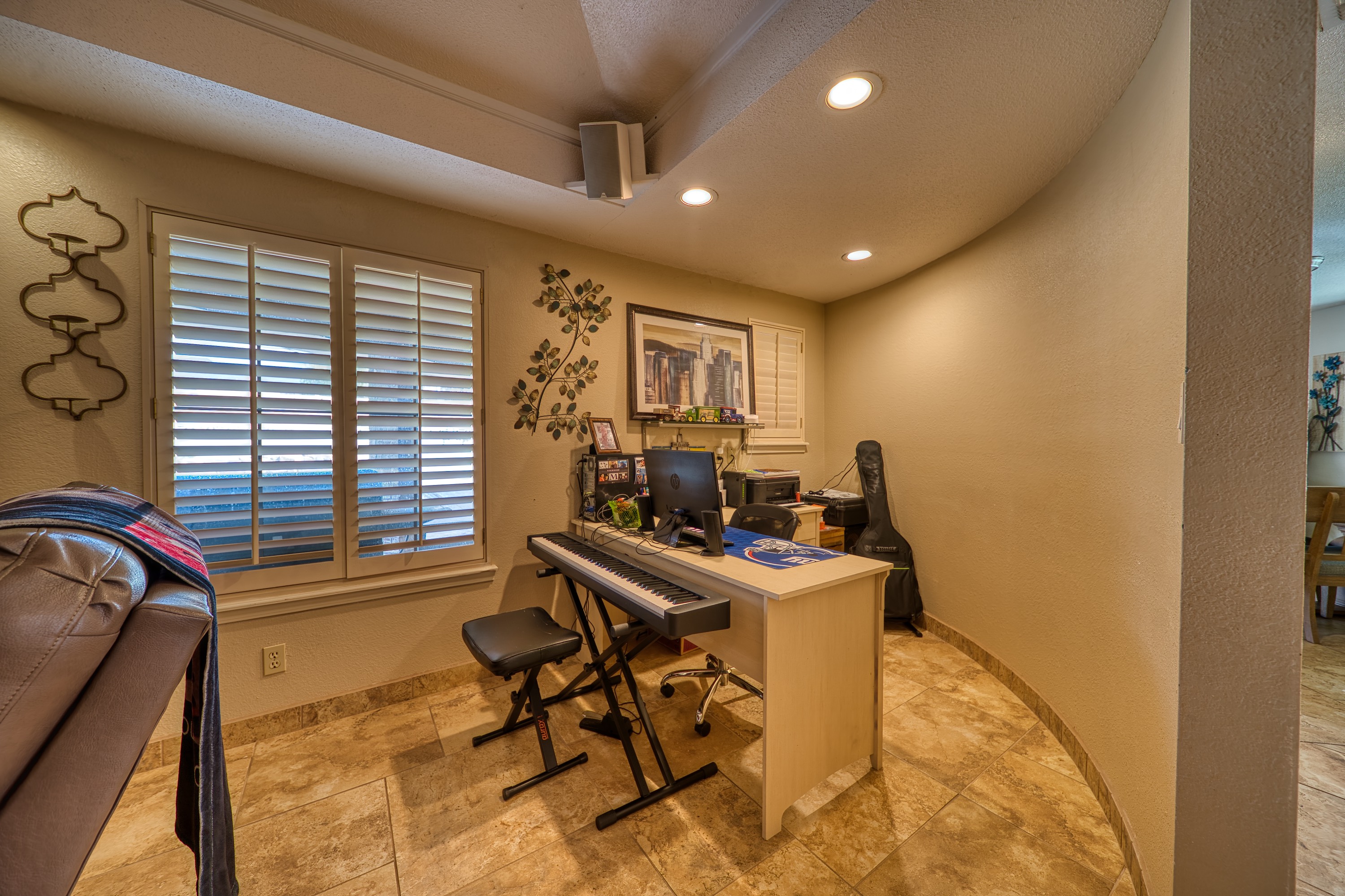 Carlsbad, New Mexico, 88220, United States, 4 Bedrooms Bedrooms, ,3 BathroomsBathrooms,Residential,For Sale,1974897