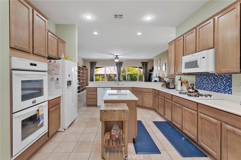 Apple Valley, California, 92308, United States, 2 Bedrooms Bedrooms, ,3 BathroomsBathrooms,Residential,For Sale,1958673