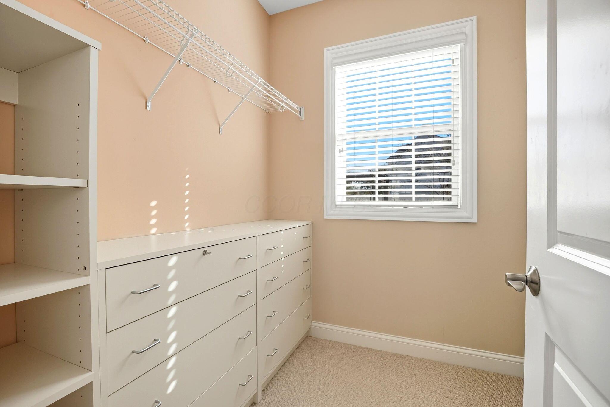 New Albany, Ohio, 43054, United States, 4 Bedrooms Bedrooms, ,5 BathroomsBathrooms,Residential,For Sale,1991111