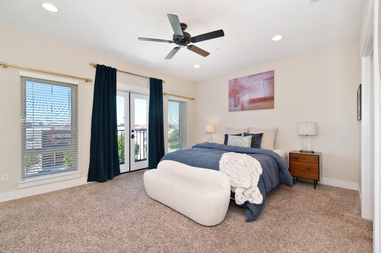 Sacramento, California, 95818, United States, 3 Bedrooms Bedrooms, ,3 BathroomsBathrooms,Residential,For Sale,1988052