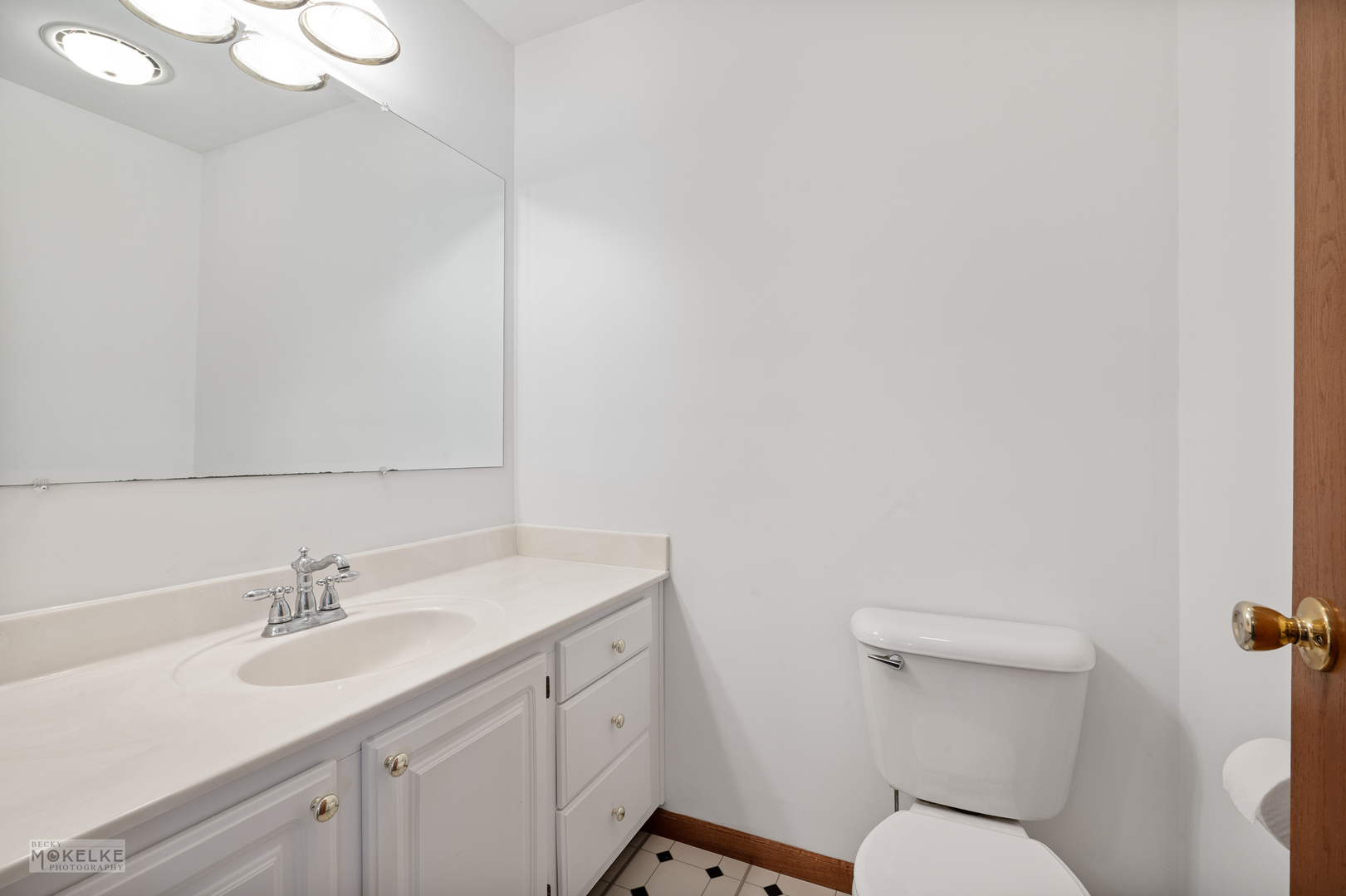 Newark, Illinois, 60541, United States, 4 Bedrooms Bedrooms, ,3 BathroomsBathrooms,Residential,For Sale,1918229