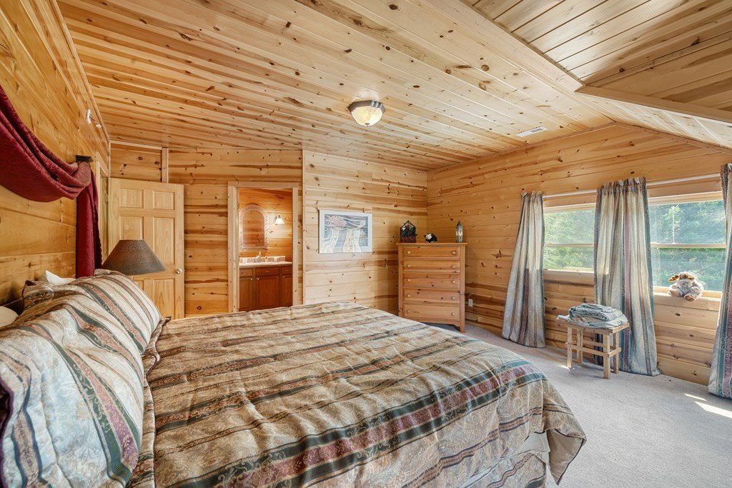 Hayesville, North Carolina, 28904, United States, 3 Bedrooms Bedrooms, ,4 BathroomsBathrooms,Residential,For Sale,1909515