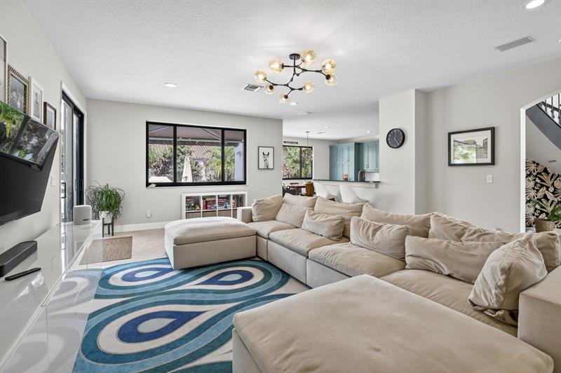 Miramar, Florida, 33027, United States, 5 Bedrooms Bedrooms, ,3 BathroomsBathrooms,Residential,For Sale,1987631