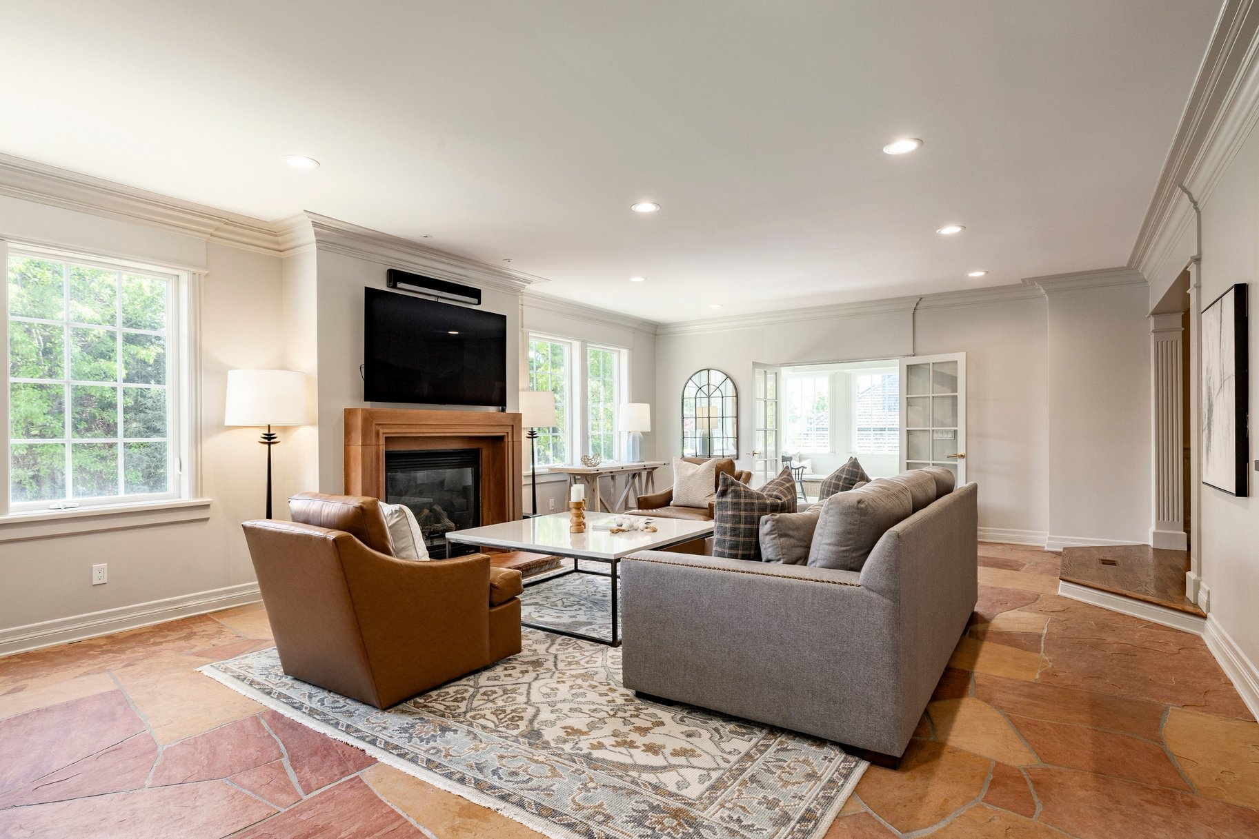  BEAUTIFULLY UPDATED FEDERAL HEIGHTS TWO STORY HOME - 物件實景