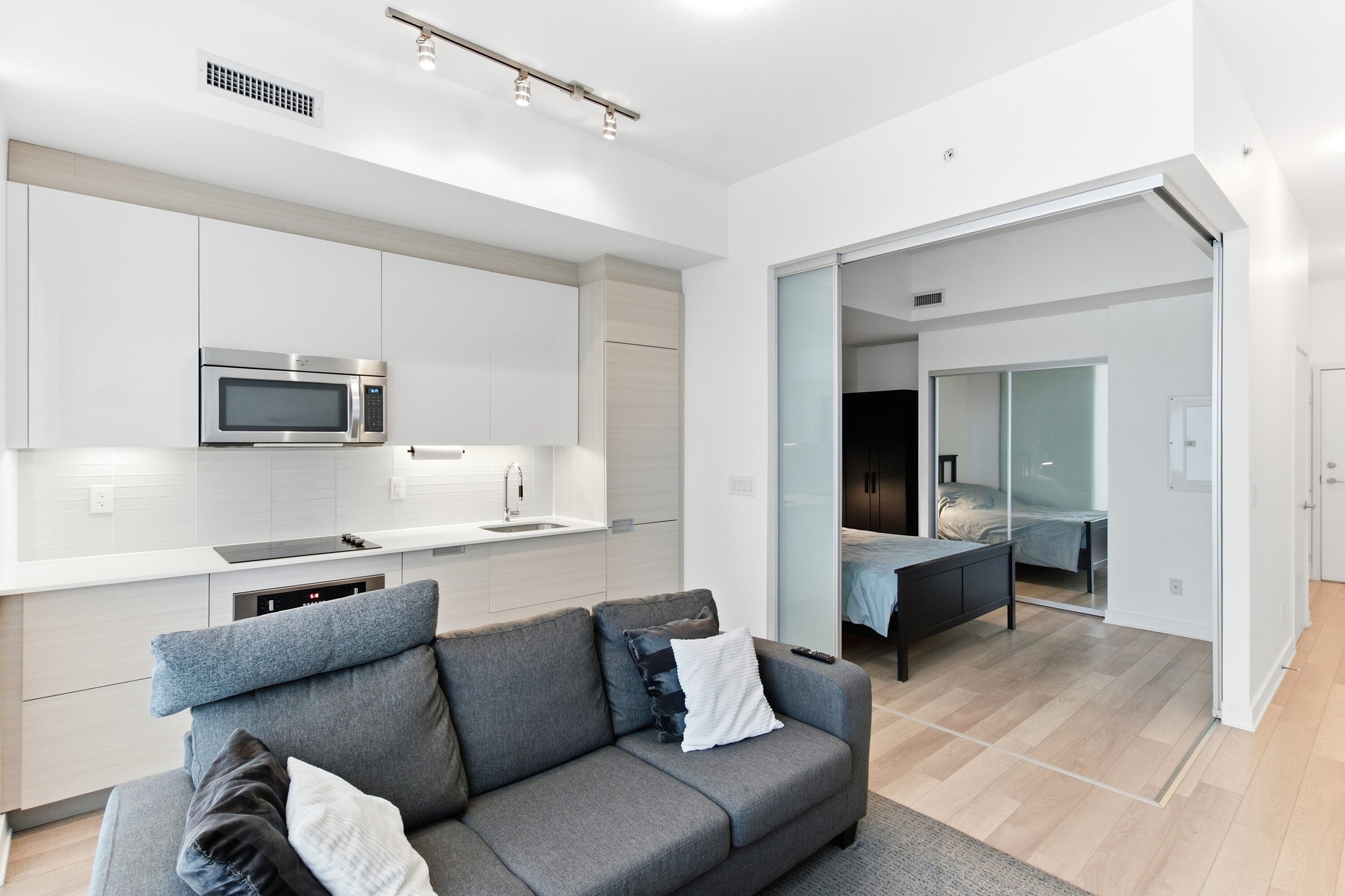  210 Simcoe Street - 物件實景
