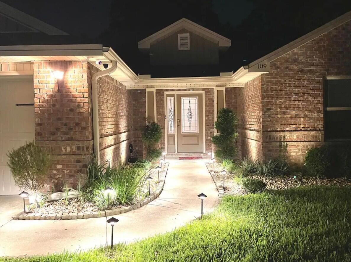 Fort Walton Beach, Florida, 32547, United States, 4 Bedrooms Bedrooms, ,2 BathroomsBathrooms,Residential,For Sale,1978074