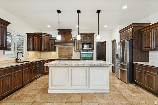 Kaysville, Utah, 84037, United States, 5 Bedrooms Bedrooms, ,4 BathroomsBathrooms,Residential,For Sale,1987115