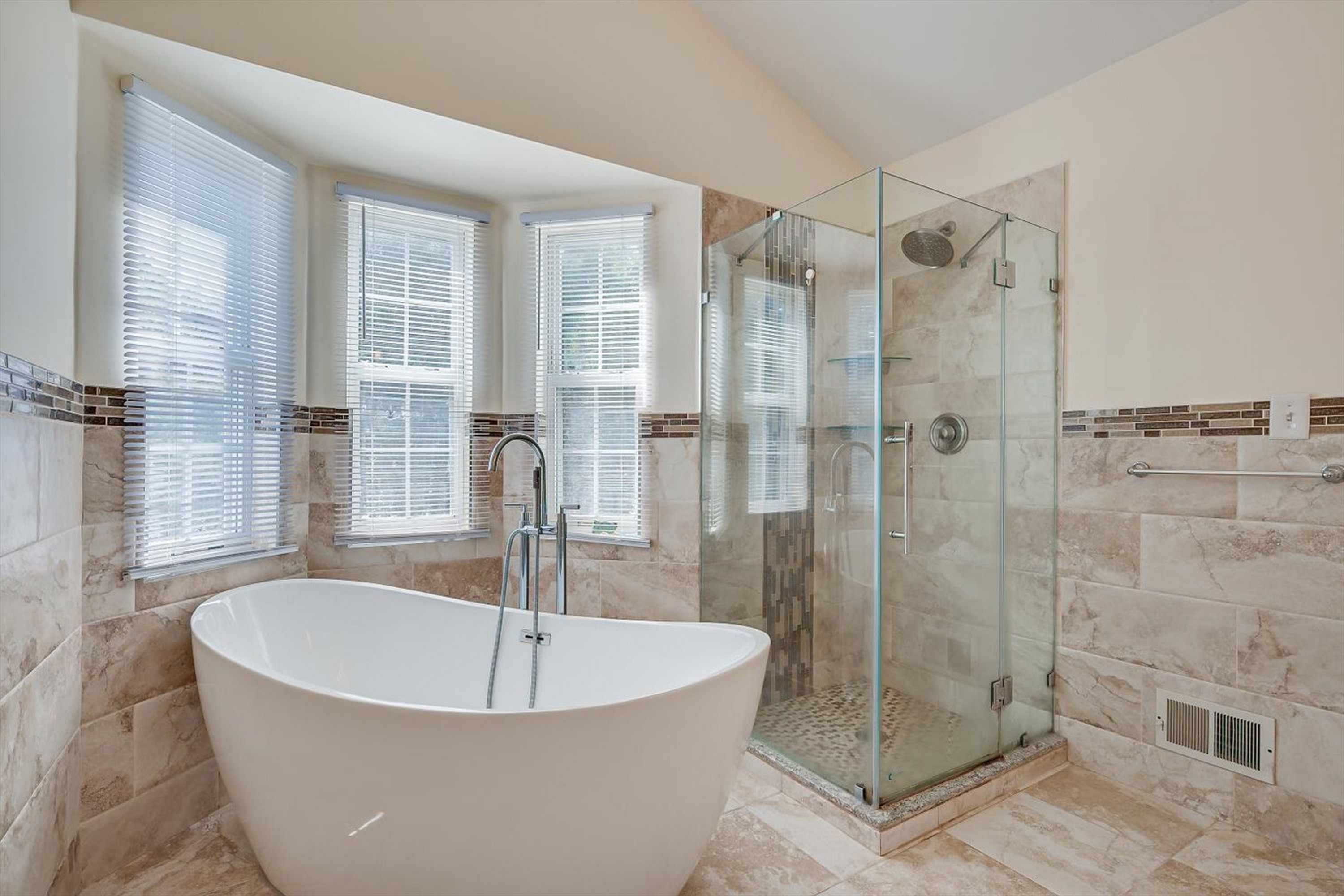  26 Alpine Road - 物件實景