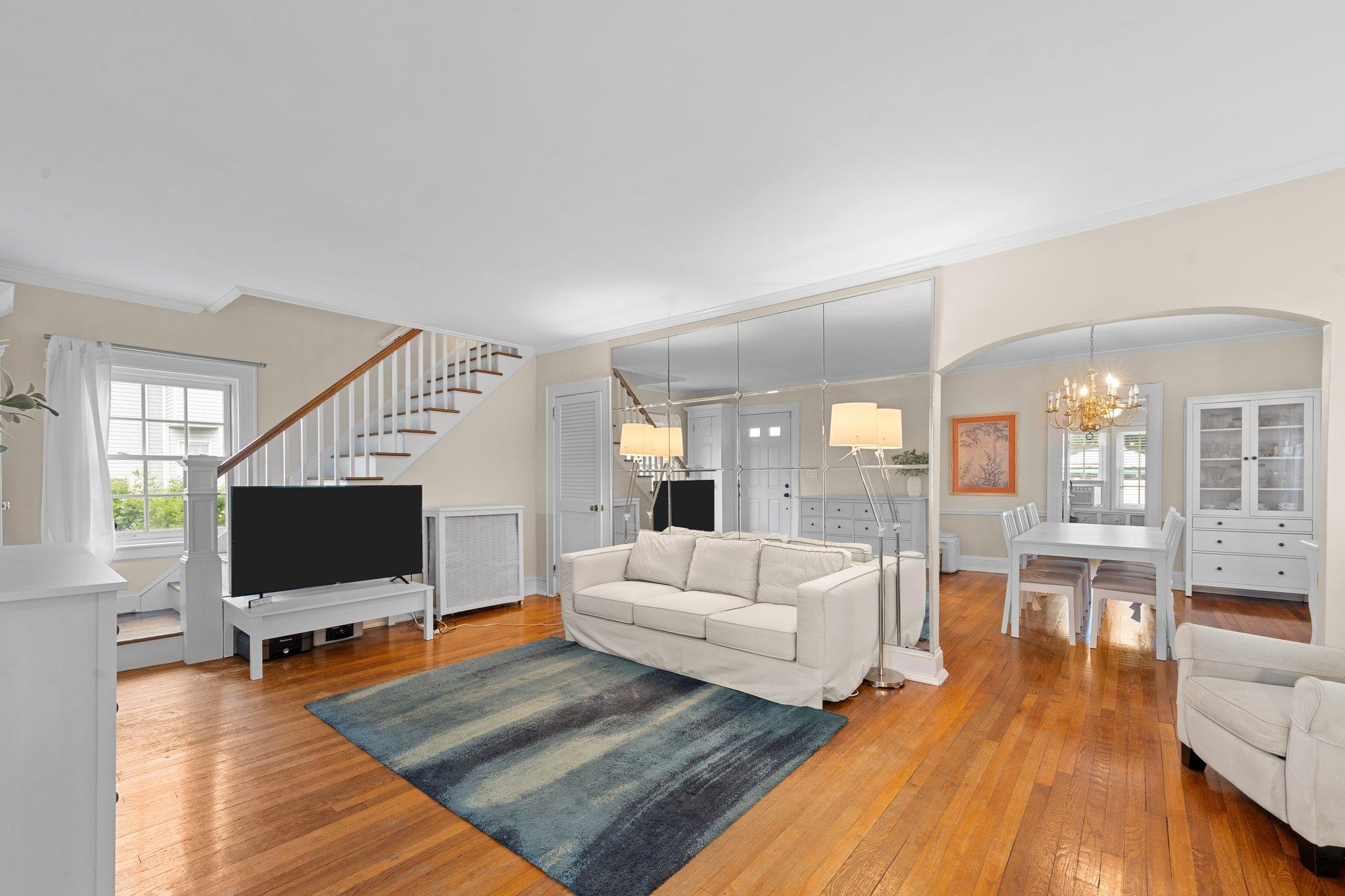 Rockville Centre, New York, 11570, United States, 4 Bedrooms Bedrooms, ,2 BathroomsBathrooms,Residential,For Sale,1928749