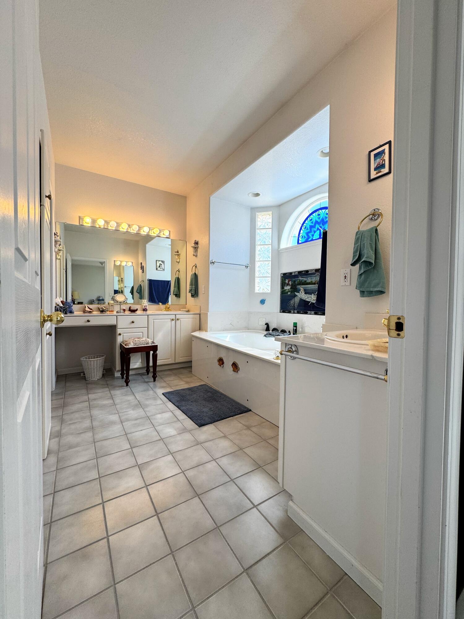 Klamath Falls, Oregon, 97601, United States, 3 Bedrooms Bedrooms, ,3 BathroomsBathrooms,Residential,For Sale,1779342