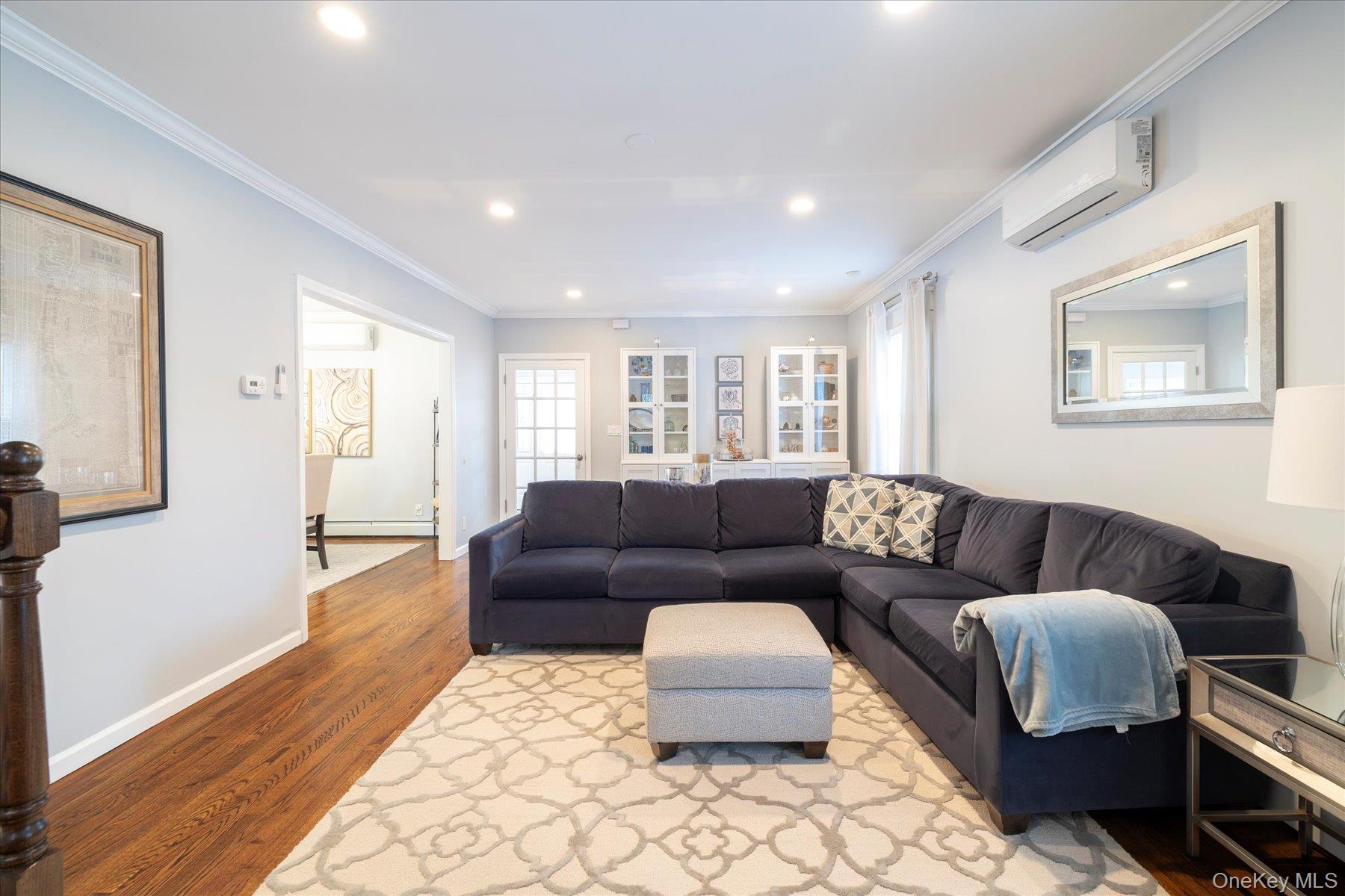 Lynbrook, New York, 11563, United States, 3 Bedrooms Bedrooms, ,2 BathroomsBathrooms,Residential,For Sale,1988362