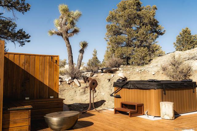 Pioneertown, California, 92268, United States, 2 Bedrooms Bedrooms, ,2 BathroomsBathrooms,Residential,For Sale,1990381