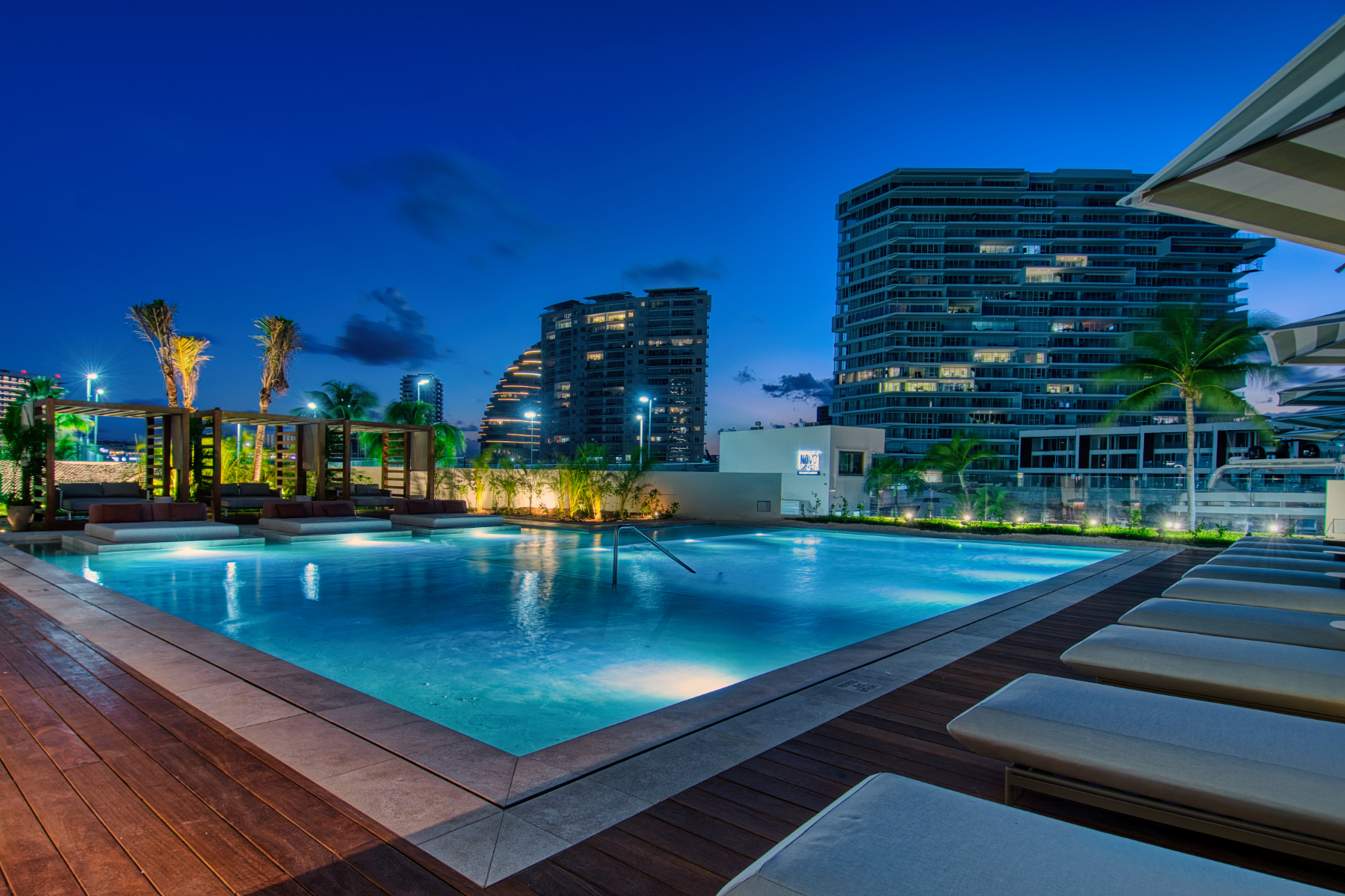  Oceanfront SLS Residences - 物件實景