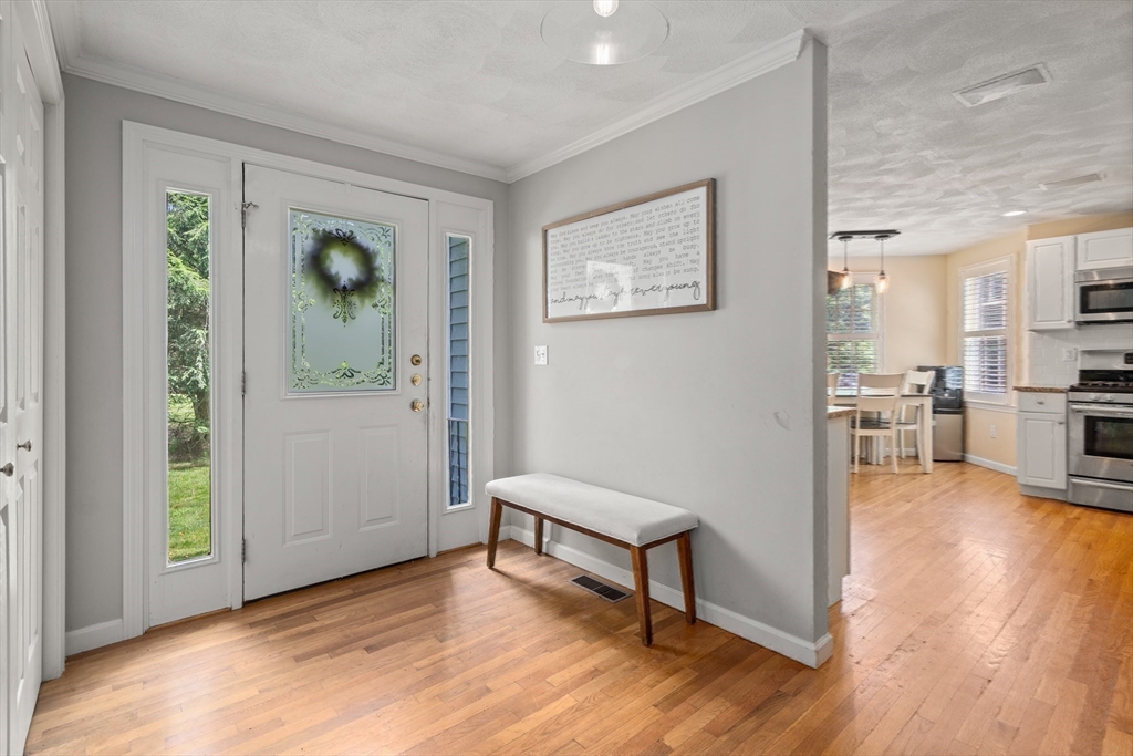 Hopkinton, Massachusetts, 01748, United States, 2 Bedrooms Bedrooms, ,3 BathroomsBathrooms,Residential,For Sale,1875527