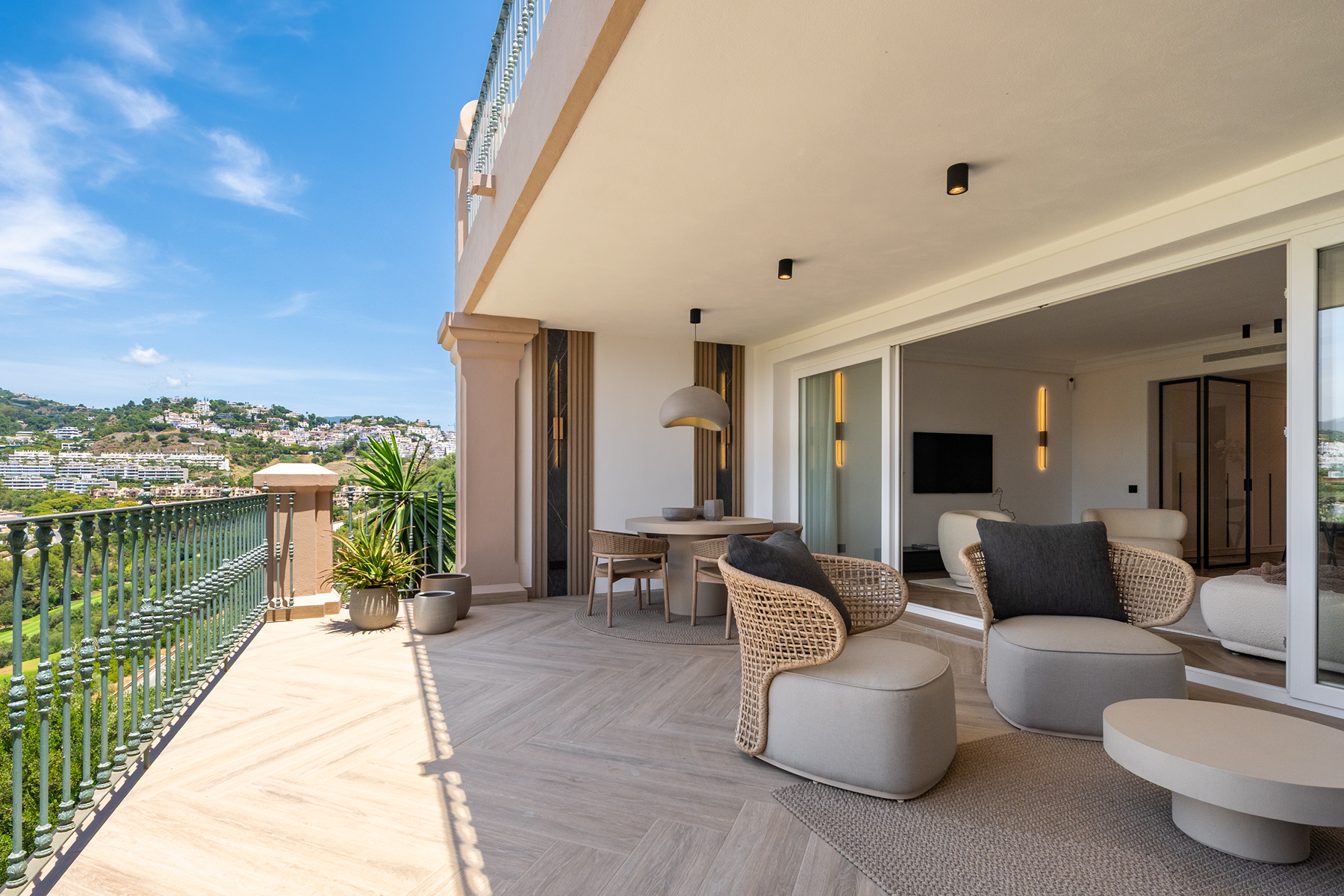  Townhouse with panoramic golf views and sunset terraces in Benahavís - 物件實景