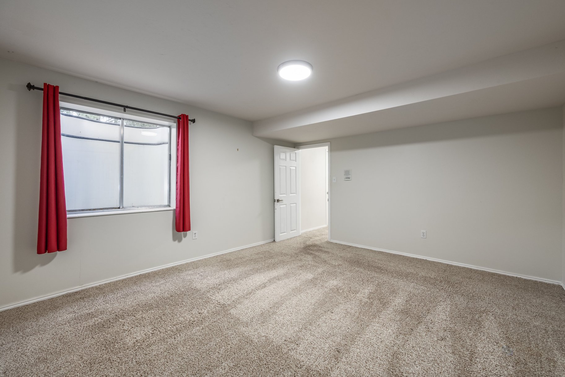  Updated Sandy Home With One of a Kind Location With Unobstructed Mountain Views - 物件實景