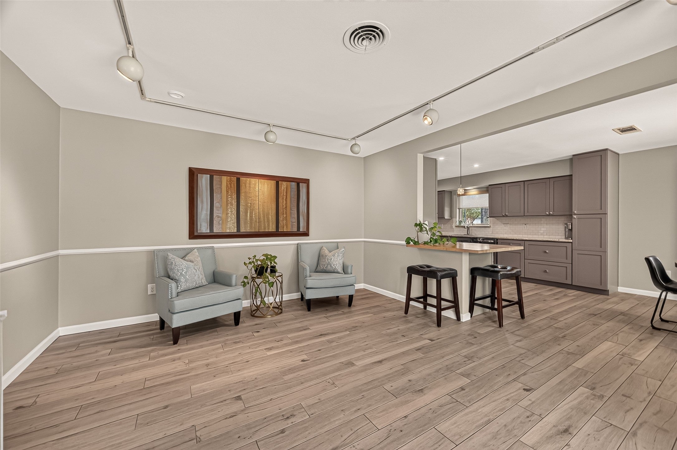 Jersey Dr, Jersey Village, TX 77040
