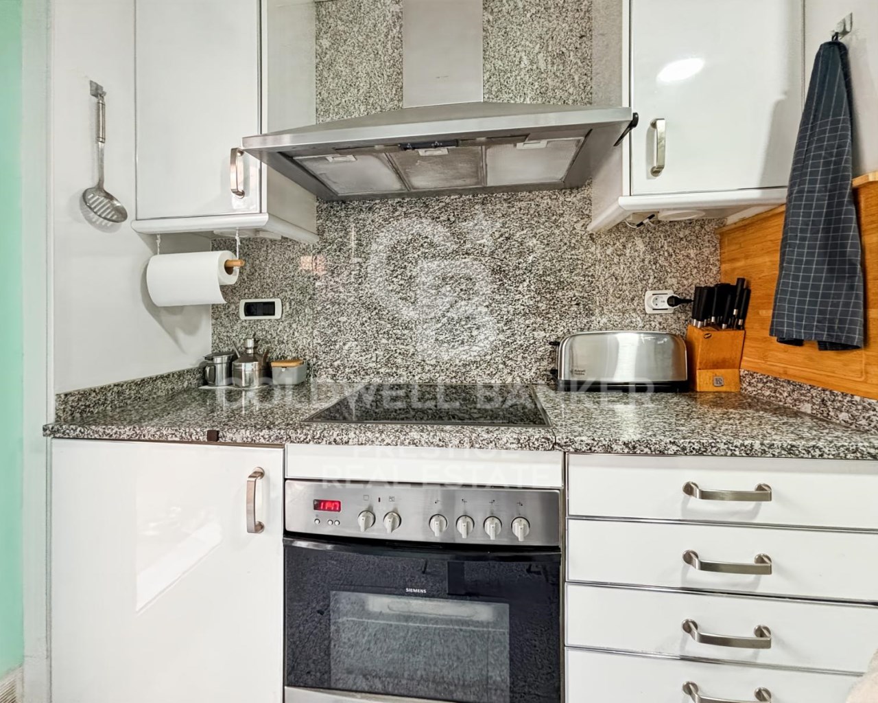 Barcelona, Catalonia, ES, 4 Bedrooms Bedrooms, ,2 BathroomsBathrooms,Residential,For Sale,1759816