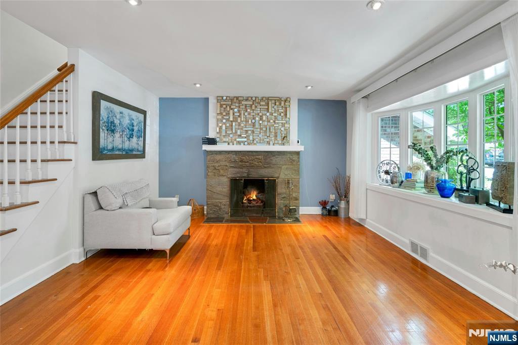 West Orange, New Jersey, 07052, United States, 6 Bedrooms Bedrooms, ,4 BathroomsBathrooms,Residential,For Sale,1826620
