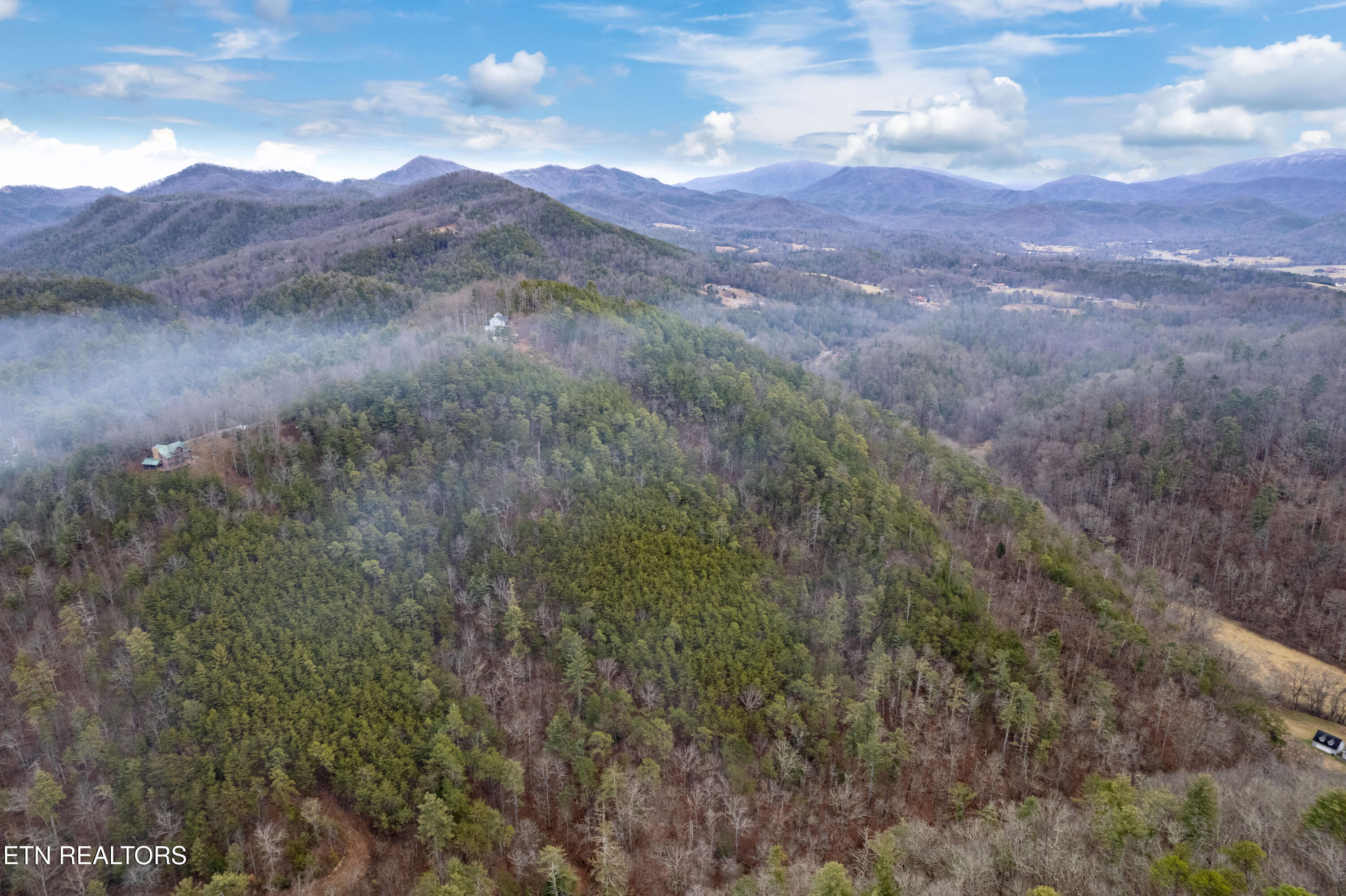 Townsend, Tennessee, 37882, United States, 3 Bedrooms Bedrooms, ,3 BathroomsBathrooms,Residential,For Sale,1982274