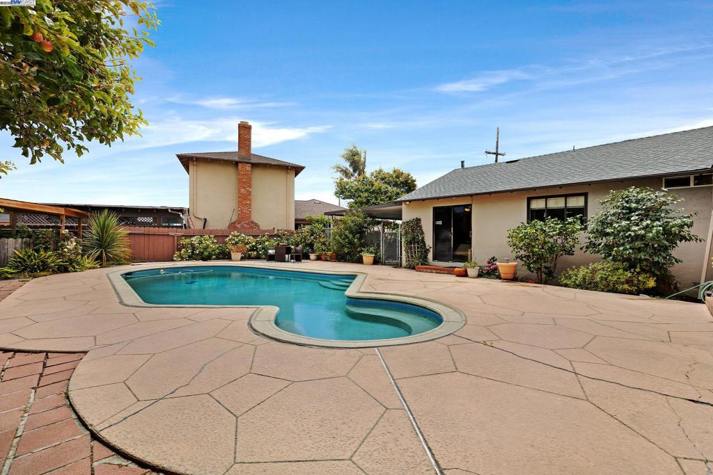 San Leandro, California, 94579, United States, 3 Bedrooms Bedrooms, ,1 BathroomBathrooms,Residential,For Sale,1921969