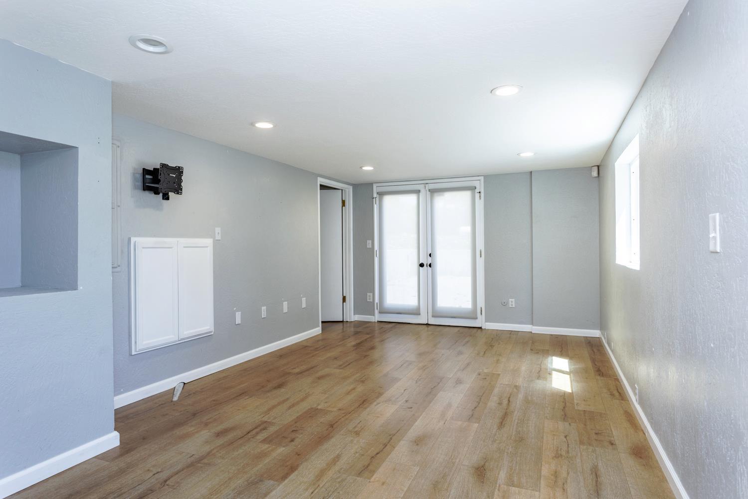 Oakdale, California, 95361, United States, 3 Bedrooms Bedrooms, ,2 BathroomsBathrooms,Residential,For Sale,1982799