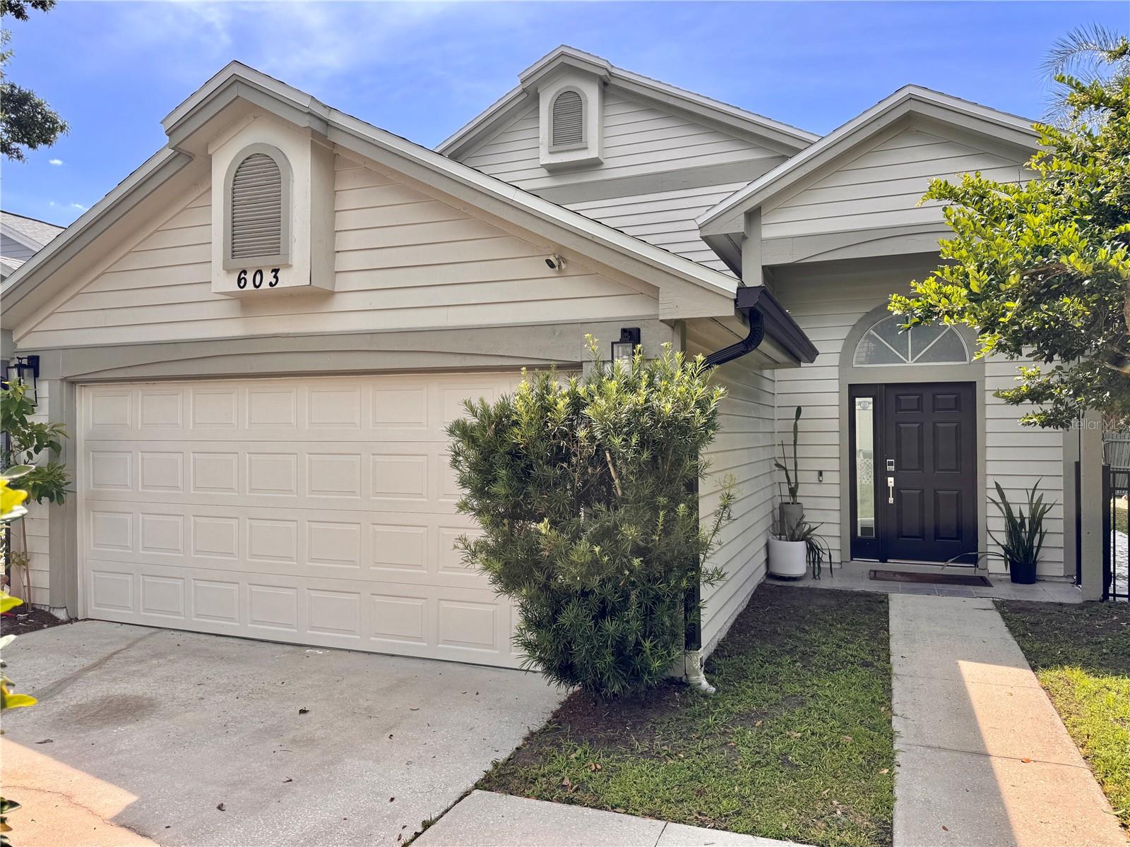 ORLANDO, Florida, 32828, United States, 3 Bedrooms Bedrooms, ,3 BathroomsBathrooms,Residential,For Sale,1942582
