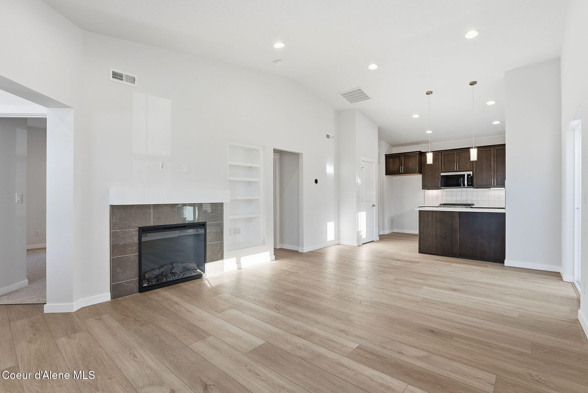 Coeur D'alene, Idaho, 83815, United States, 3 Bedrooms Bedrooms, ,Residential,For Sale,1991983