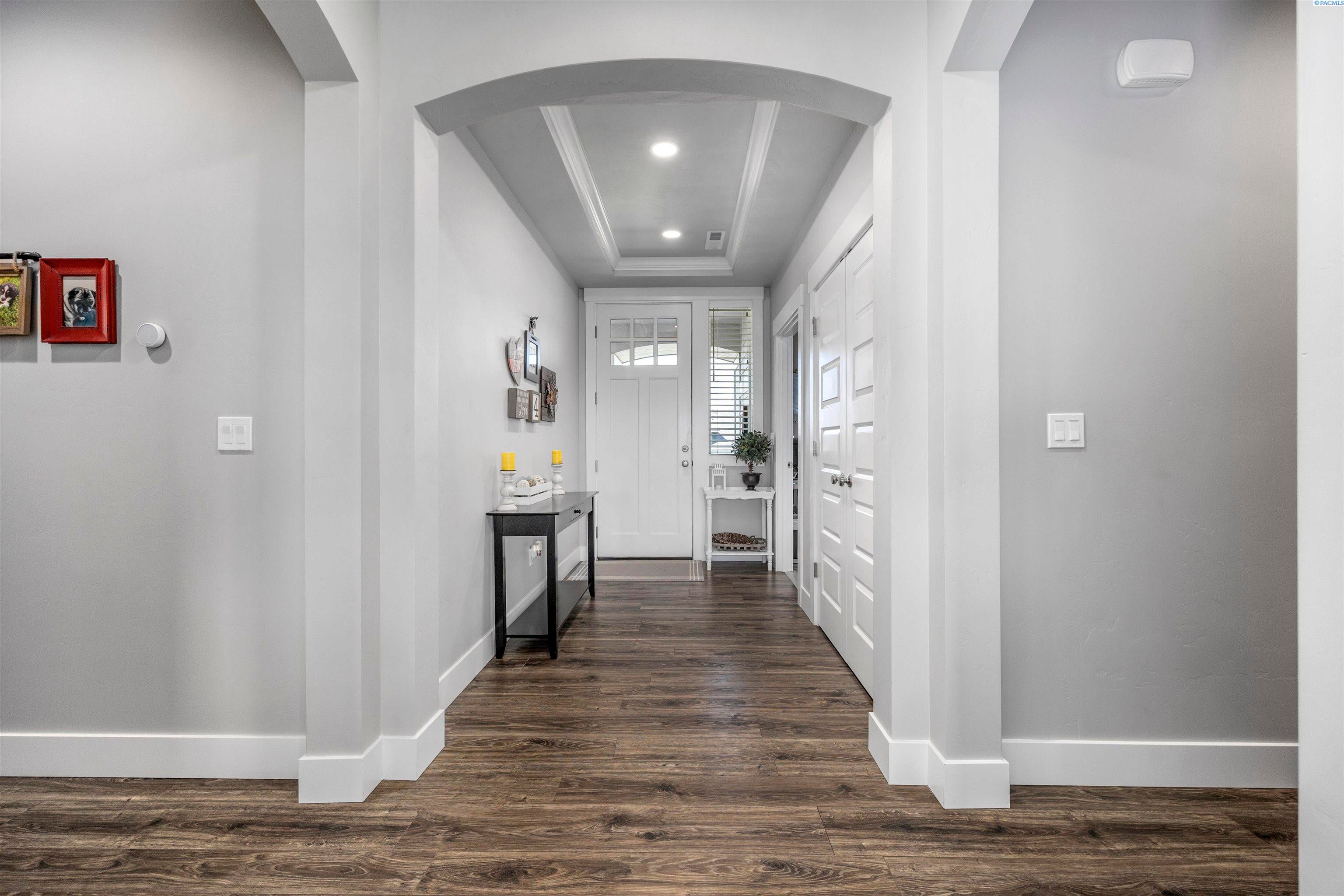 Kennewick, Washington, 99338, United States, 4 Bedrooms Bedrooms, ,3 BathroomsBathrooms,Residential,For Sale,1977201