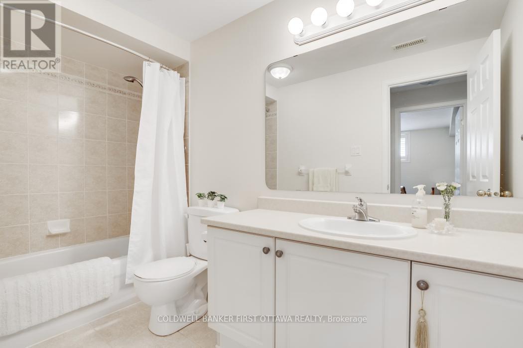 Ottawa, Ontario, K2S 1Z6, CA, 3 Bedrooms Bedrooms, ,3 BathroomsBathrooms,Residential,For Sale,1906768