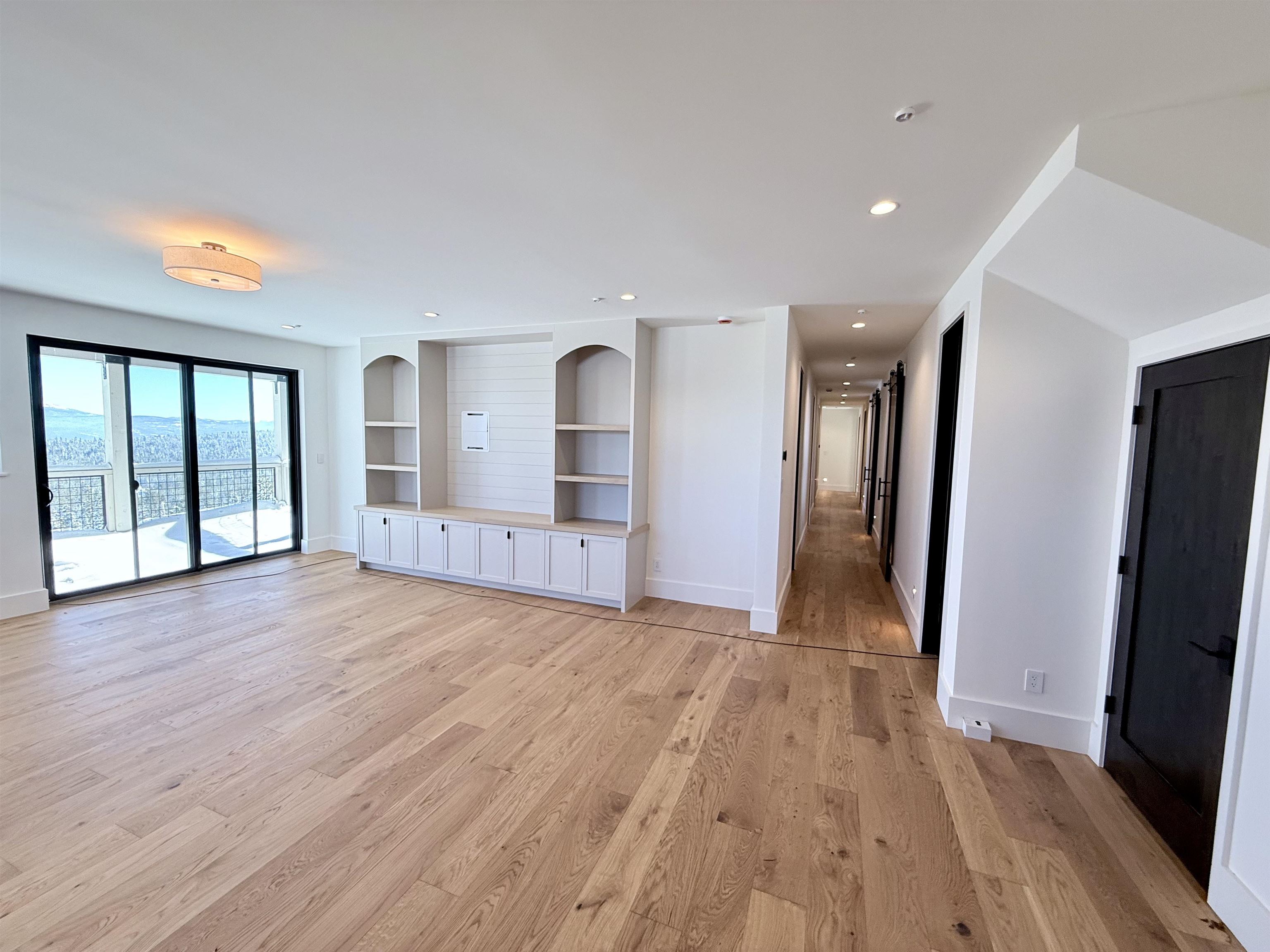 Truckee, California, 96161, United States, 5 Bedrooms Bedrooms, ,5 BathroomsBathrooms,Residential,For Sale,1992888