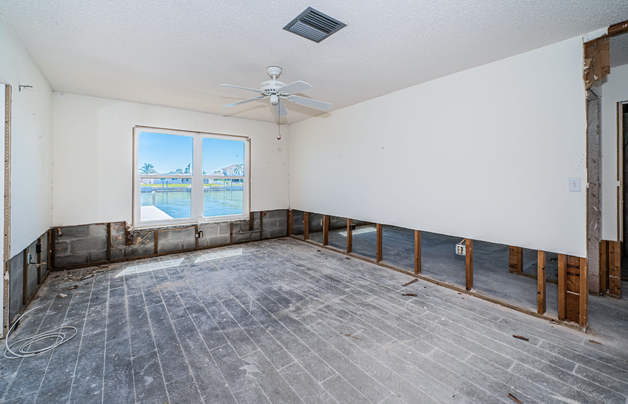 Treasure Island, Florida, 33706, United States, 3 Bedrooms Bedrooms, ,2 BathroomsBathrooms,Residential,For Sale,1976468