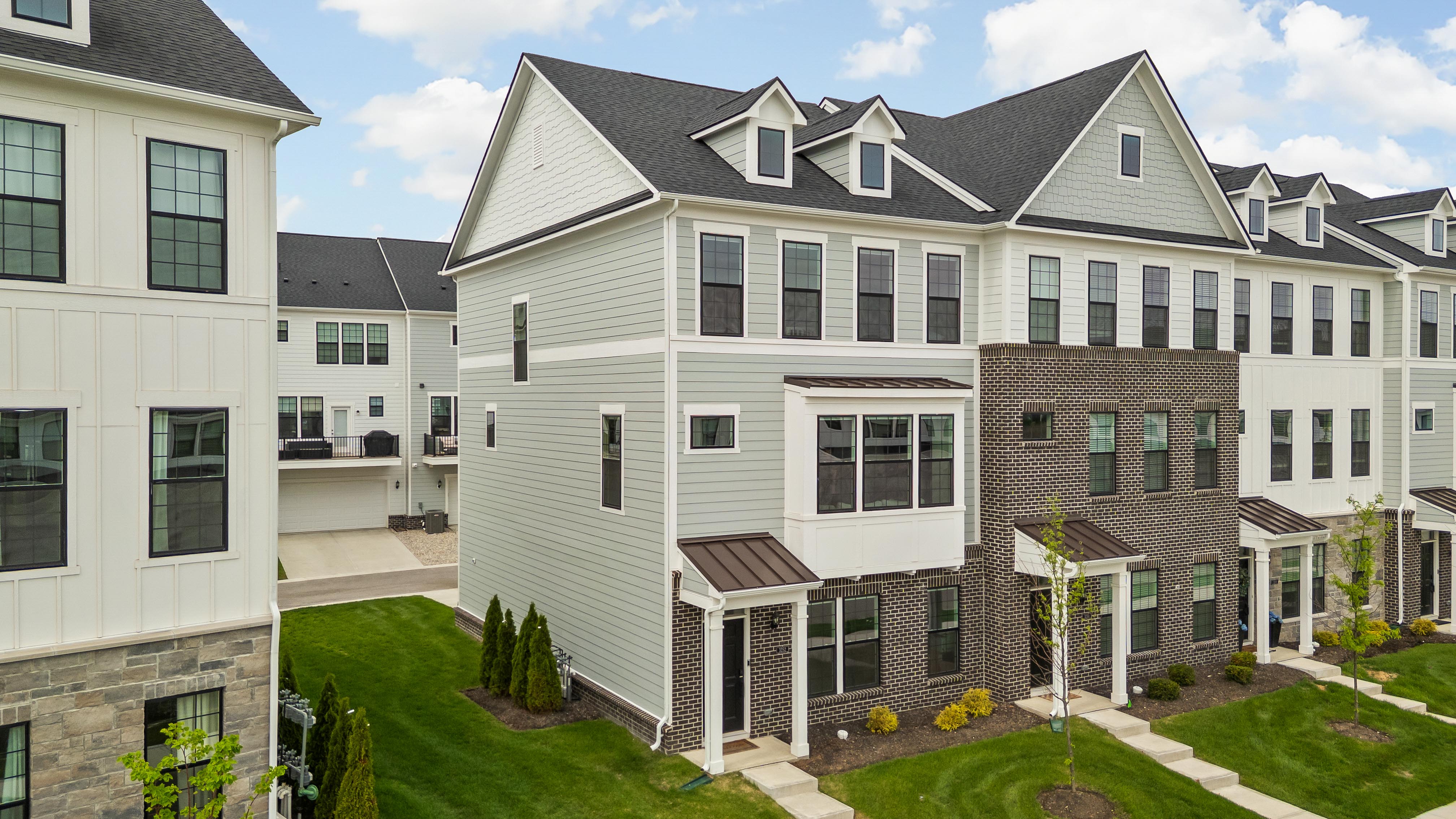  Standout Townhouse with Pond View in Zionsville - 物件實景