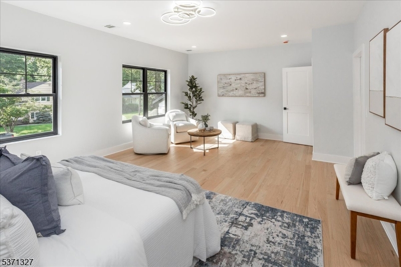 Chatham Boro, New Jersey, 07928, United States, 5 Bedrooms Bedrooms, ,6 BathroomsBathrooms,Residential,For Sale,2002999