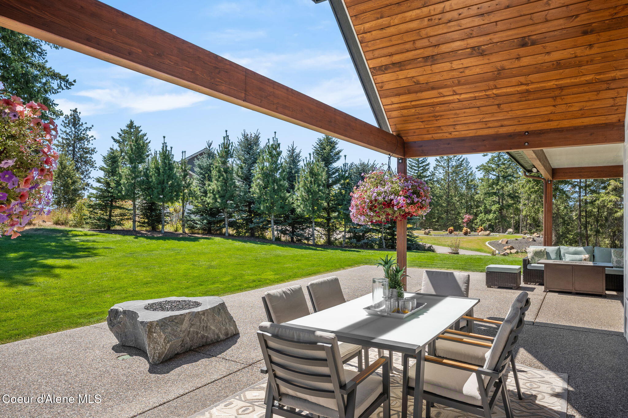 Coeur d'Alene, Idaho, 83814, United States, 3 Bedrooms Bedrooms, ,3 BathroomsBathrooms,Residential,For Sale,1976305