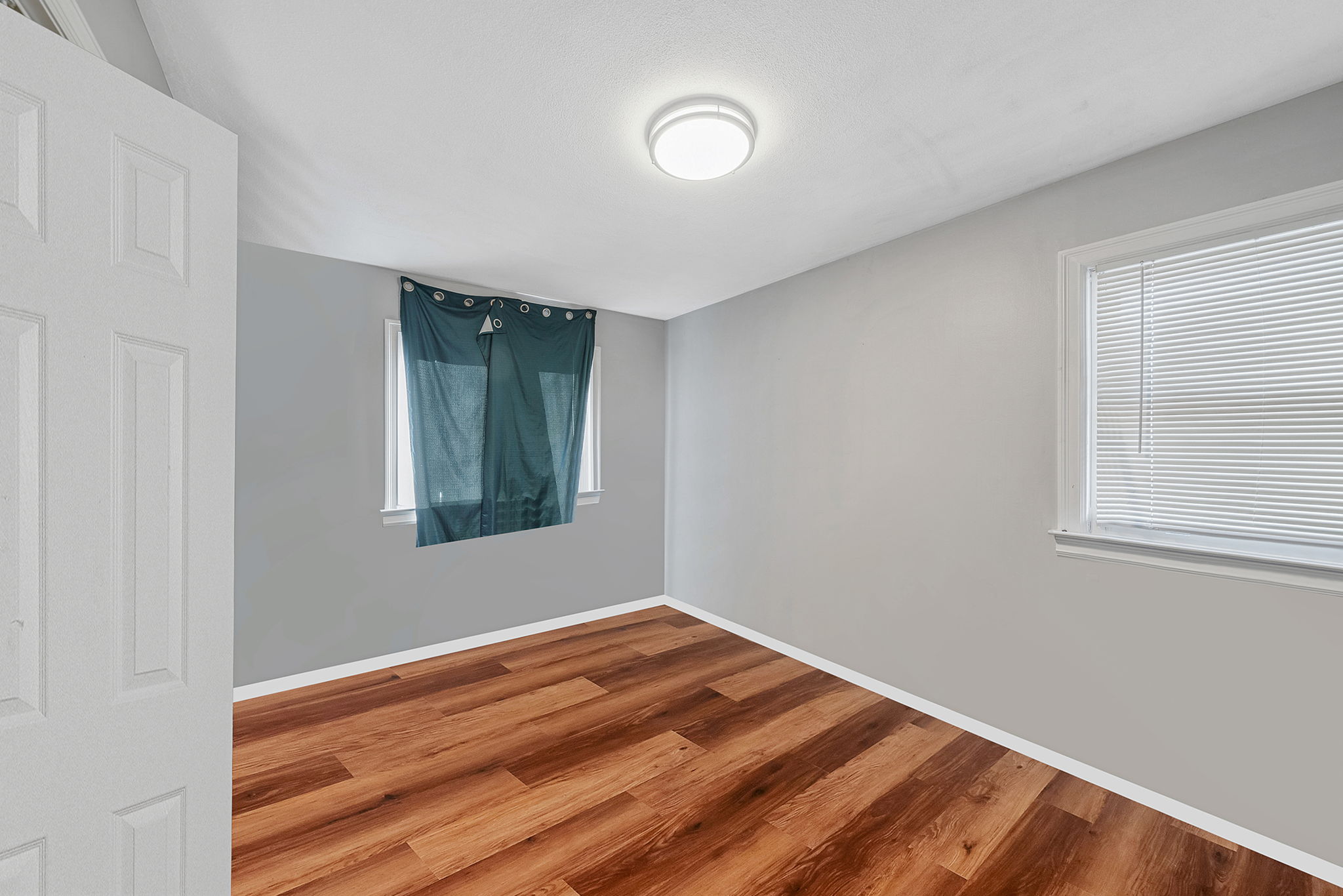 Ronkonkoma, New York, 11779, United States, 4 Bedrooms Bedrooms, ,2 BathroomsBathrooms,Residential,For Sale,2009312