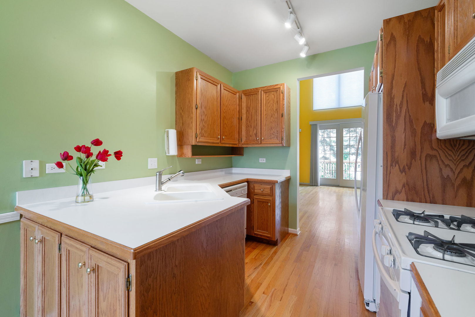 Clarendon Hills, Illinois, 60514, United States, 3 Bedrooms Bedrooms, ,4 BathroomsBathrooms,Residential,For Sale,1917316