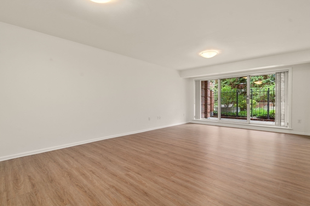 Cambridge, Massachusetts, 02138, United States, 1 Bedroom Bedrooms, ,1 BathroomBathrooms,Residential,For Sale,1883124