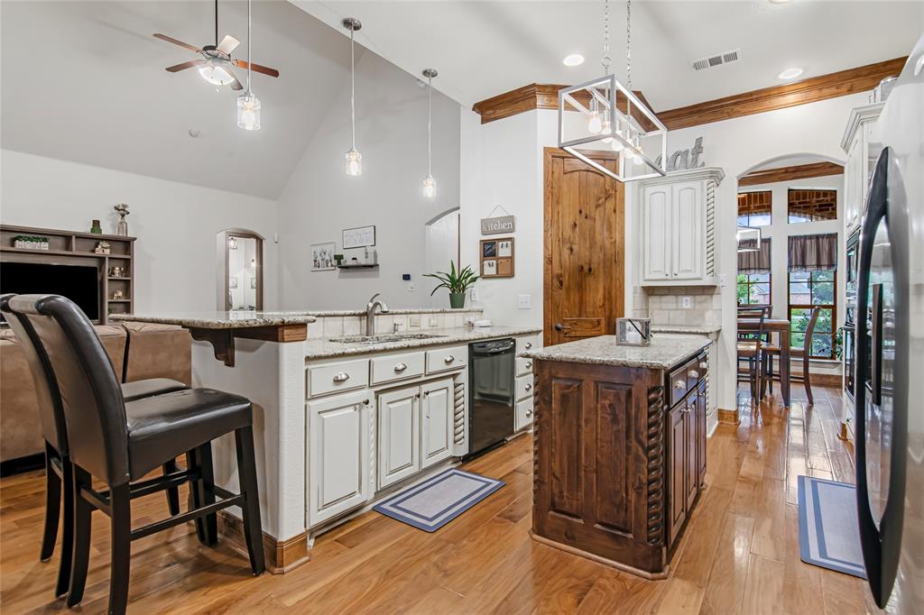 Azle, Texas, 76020, United States, 3 Bedrooms Bedrooms, ,3 BathroomsBathrooms,Residential,For Sale,1934218