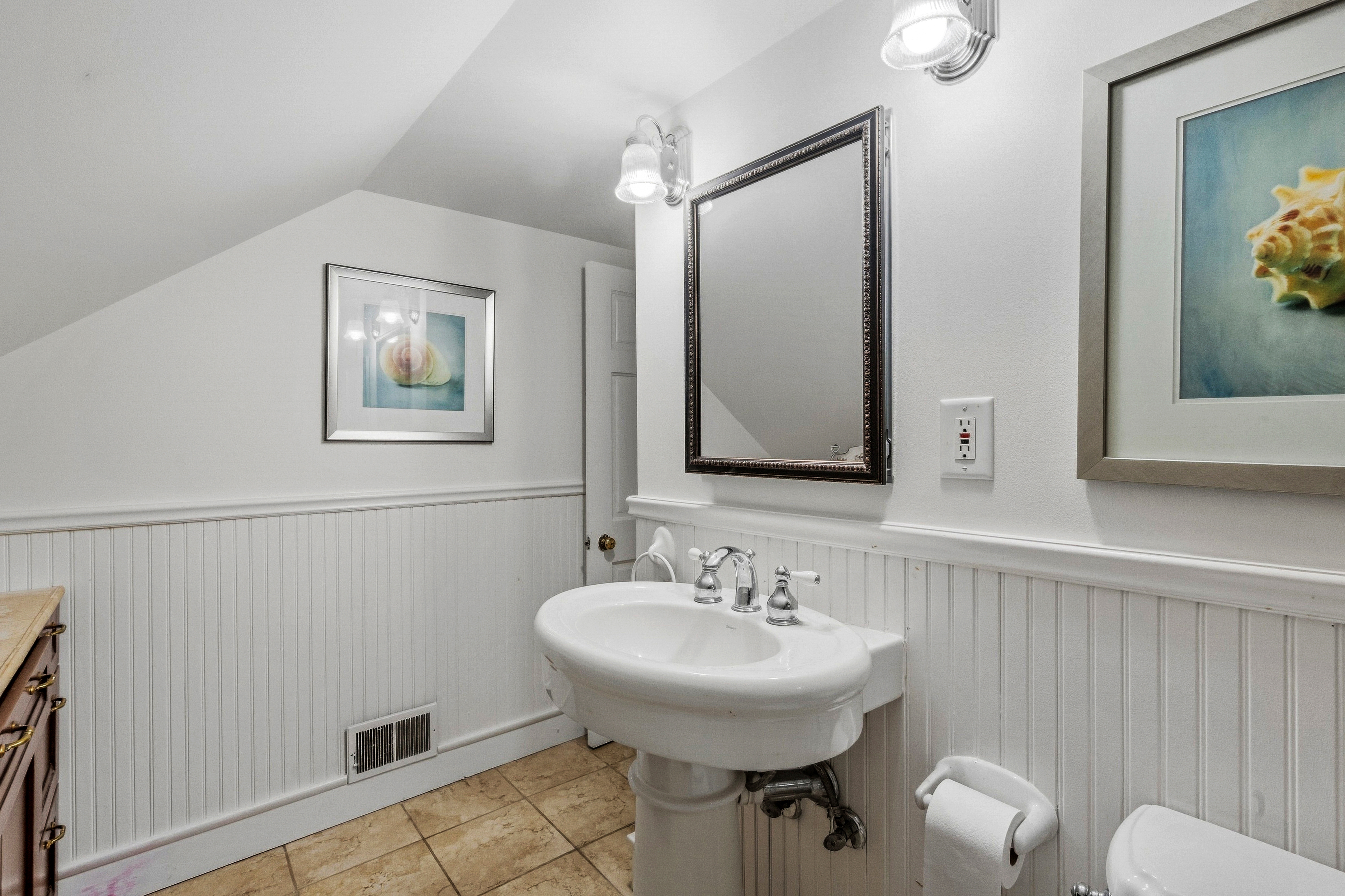  16 Stuart Avenue, Babylon, NY, 11702 - 物件實景