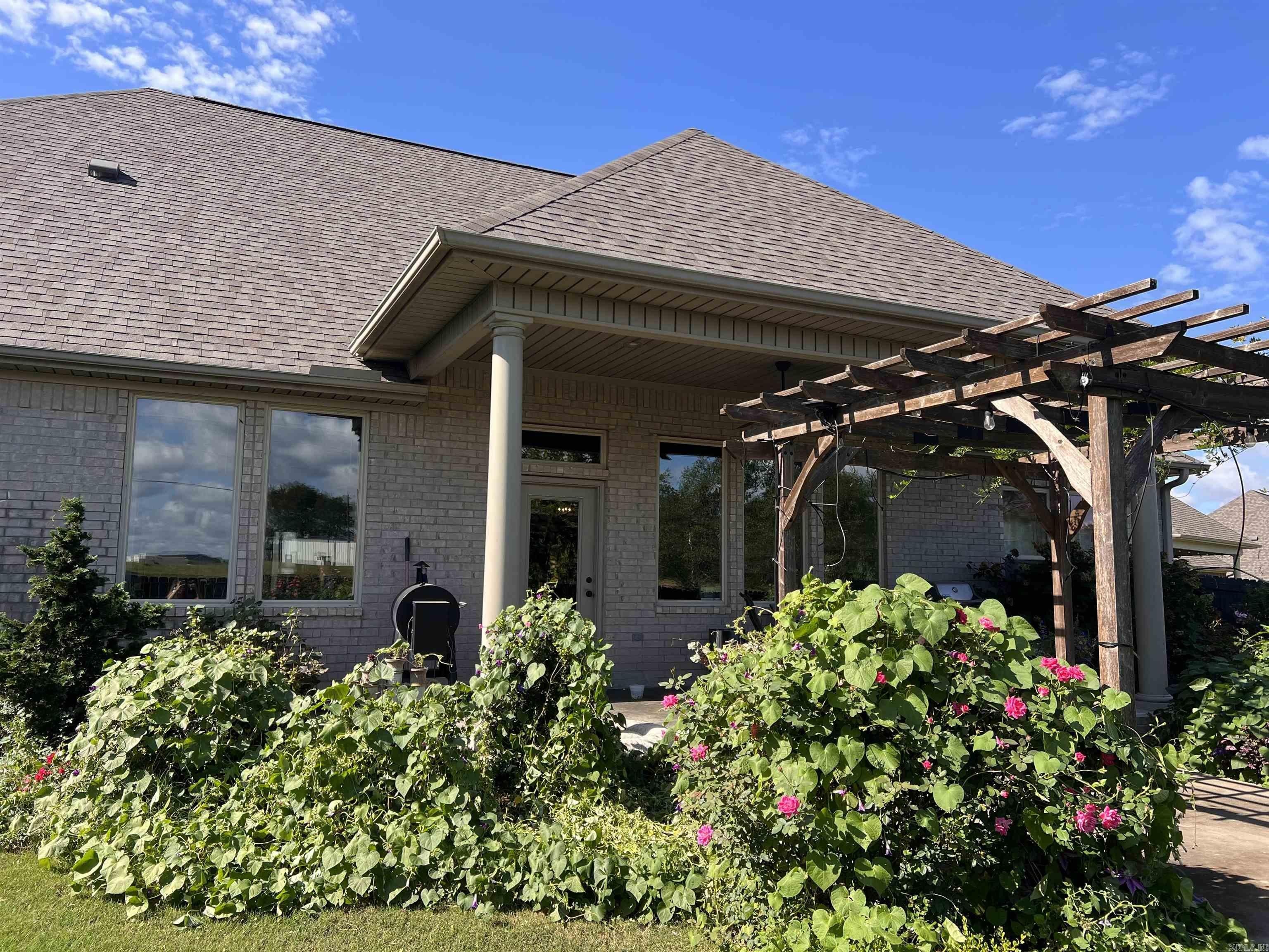 Hot Springs, Arkansas, 71913, United States, 3 Bedrooms Bedrooms, ,3 BathroomsBathrooms,Residential,For Sale,1976234