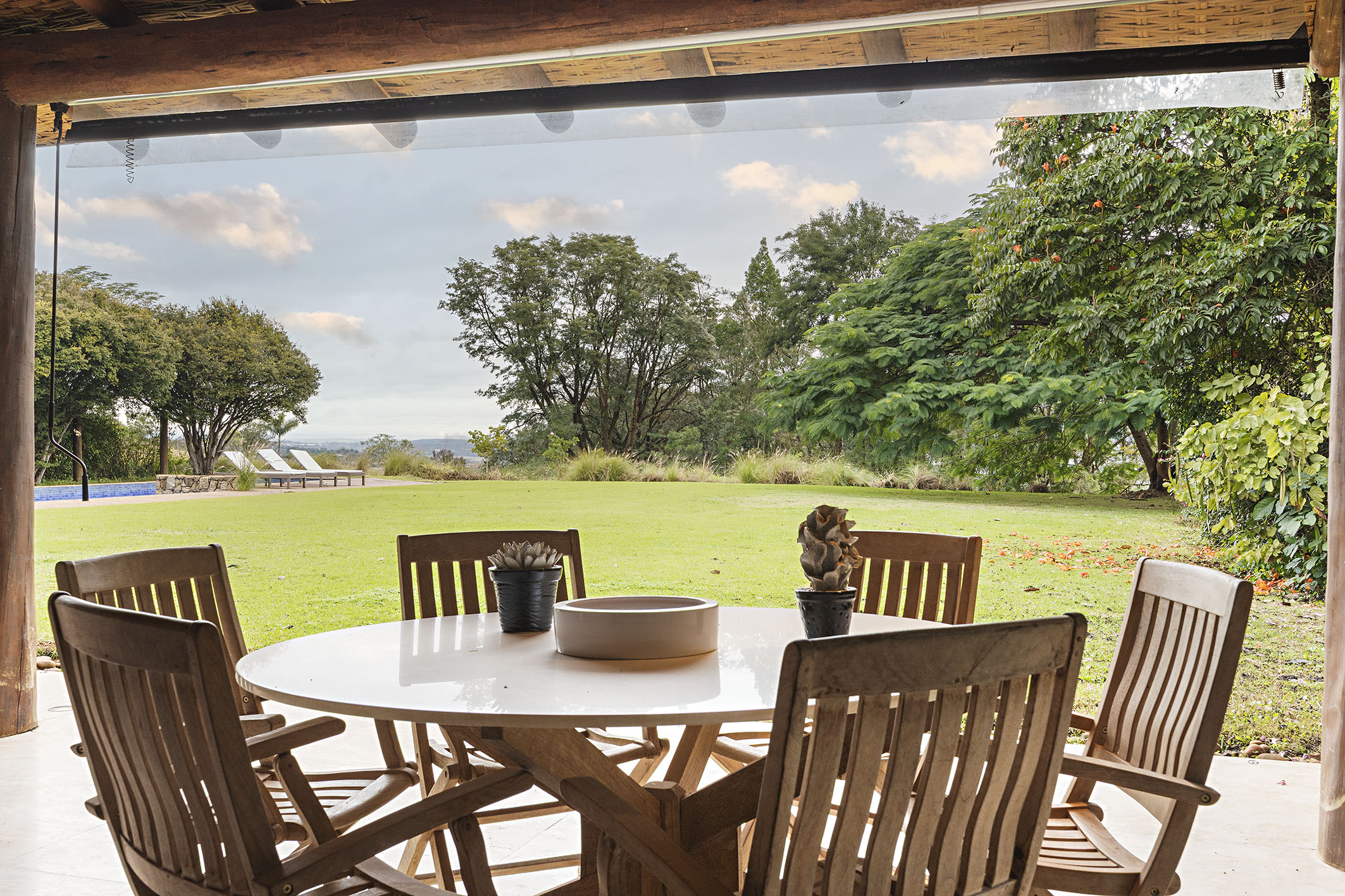  Farmhouse-Style Residence with Permanent Views of the Golf Course - 物件實景
