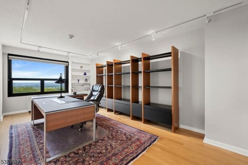 Verona Twp., New Jersey, 07044, United States, 2 Bedrooms Bedrooms, ,2 BathroomsBathrooms,Residential,For Sale,1976257