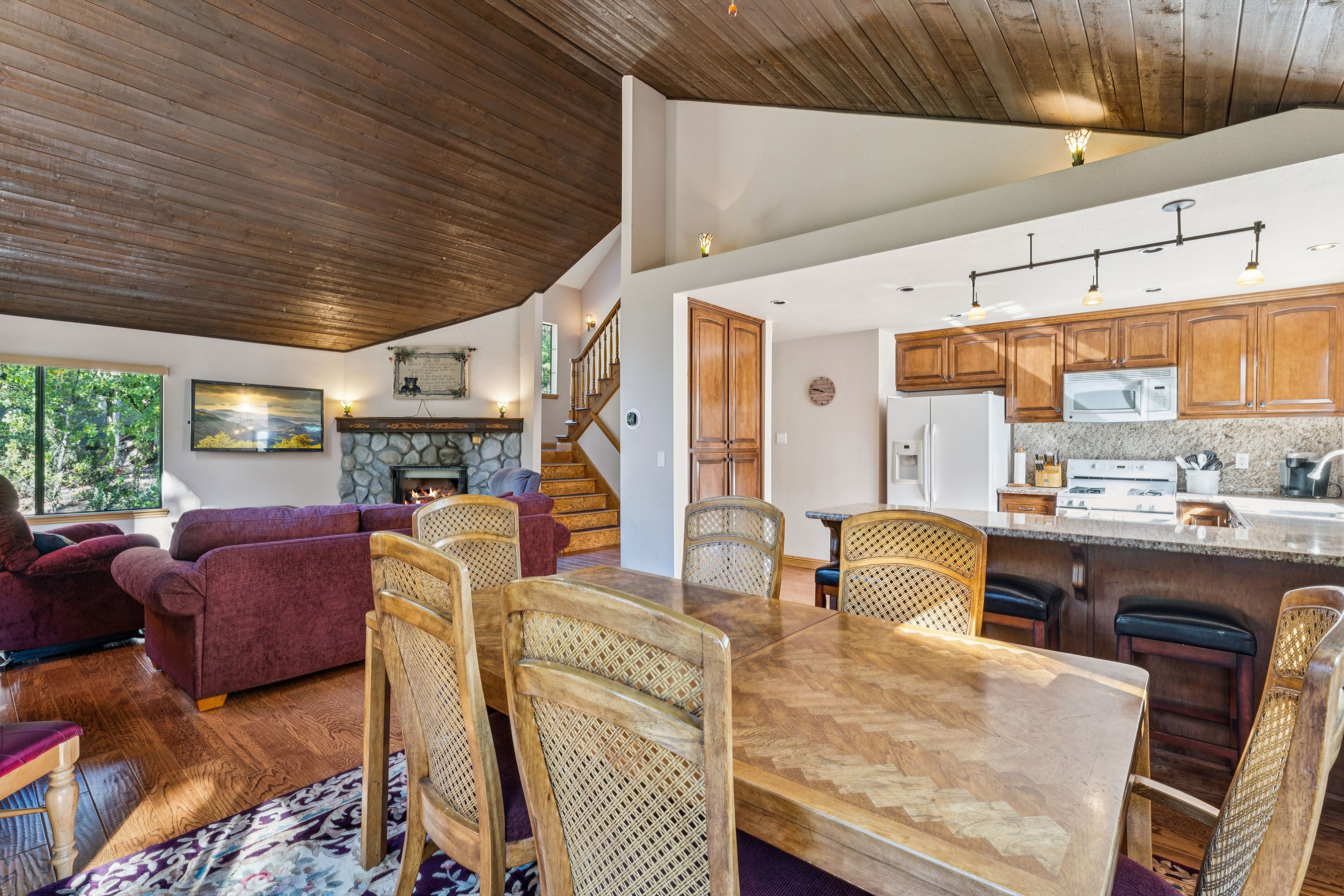  557 Brentwood Drive, Lake Arrowhead, CA 92352 - 物件實景