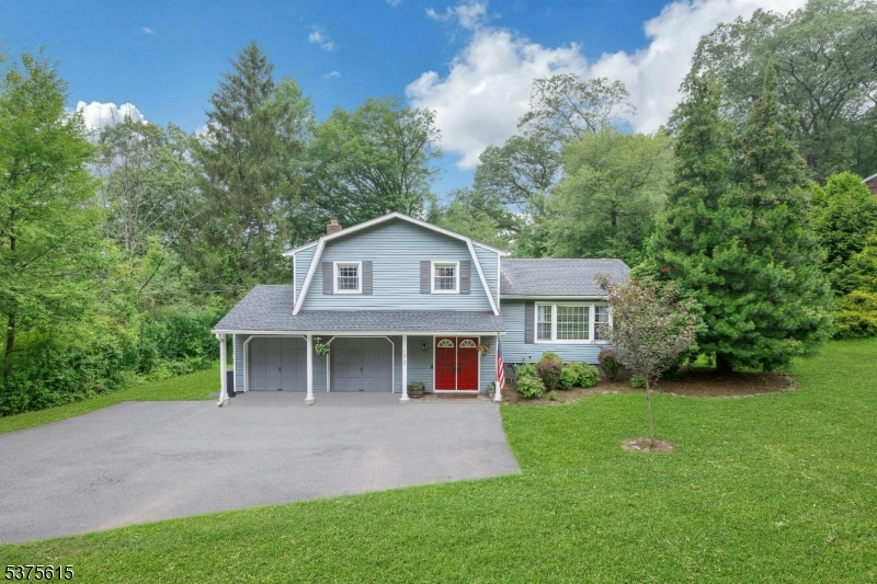 Rockaway Boro, New Jersey, 07866, United States, 3 Bedrooms Bedrooms, ,3 BathroomsBathrooms,Residential,For Sale,1918524